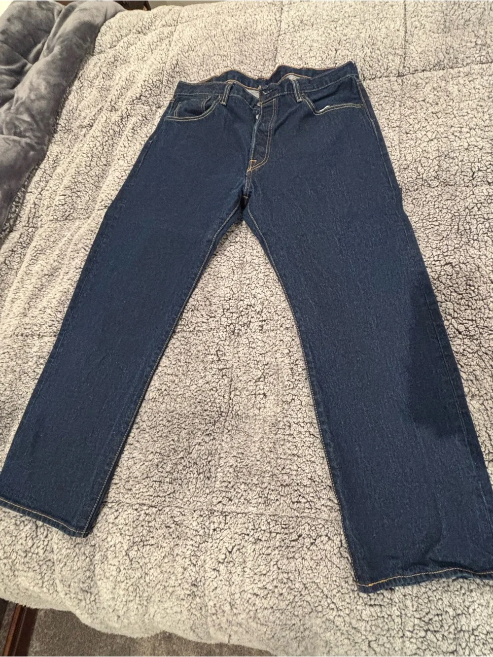 Levis straight leg
